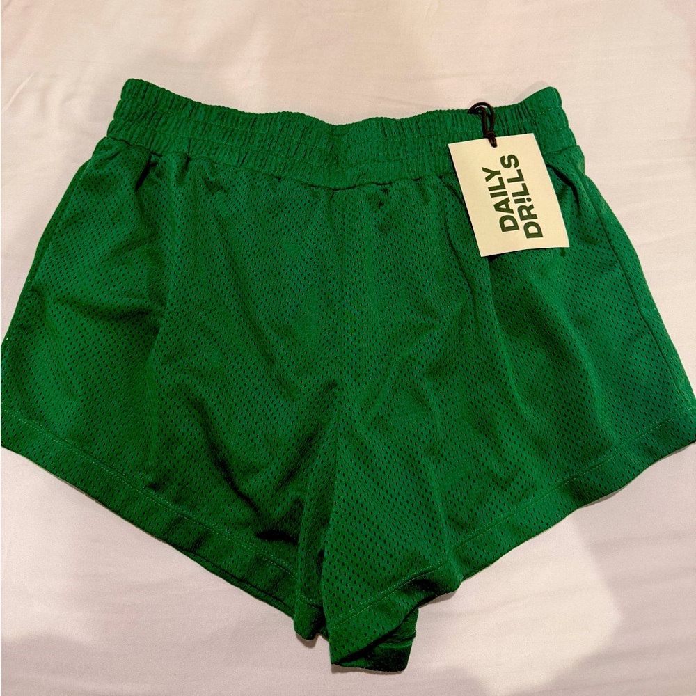 Daily Drills Kelly Green Mesh Super Shorts — BNWT💚